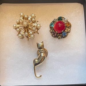 Vintage Trio Brooch Lot * 1 Signed Coro* 1 Rhinesstone Red Moonglow* 1 Jewel Cat